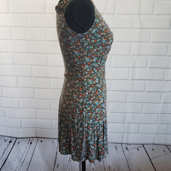 7. JUST WOMAN Fashion flowery dress size small - Picture 3 of 4